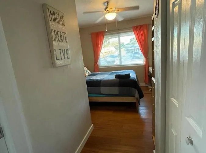 Quaint Guest Room Close To Siesta Key